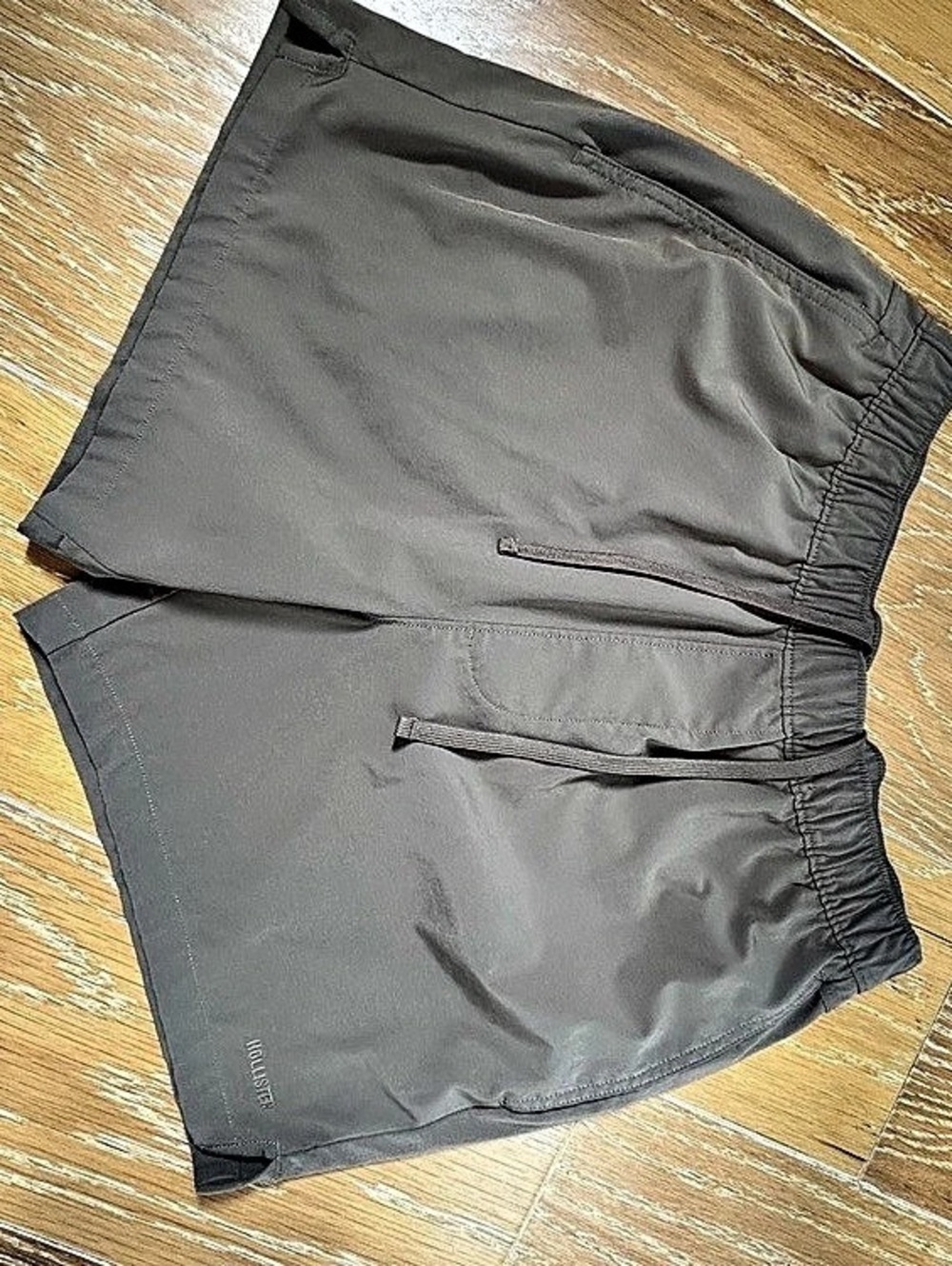 Hollister Men’s Hybrid Active Shorts morel Brown Medium